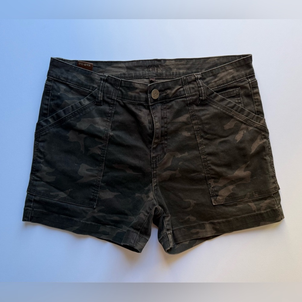 Kut from the Kloth Dark Camo Women's Cargo Shorts 🌳 98% COTTON ✅